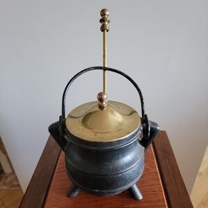 Antique 1900s Heavy Cast Iron Fire Starter Pot Cauldron Kettle